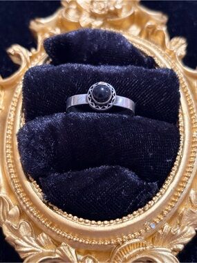 Sterling Silver Black Onyx Cabochon Ring - Classic Women's Jewelry